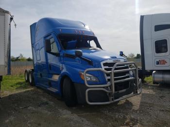  Salvage Freightliner Cascadia 1