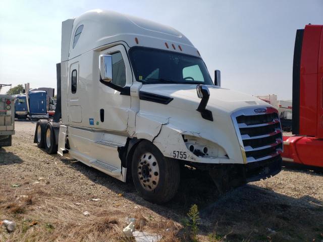  Salvage Freightliner Cascadia 1