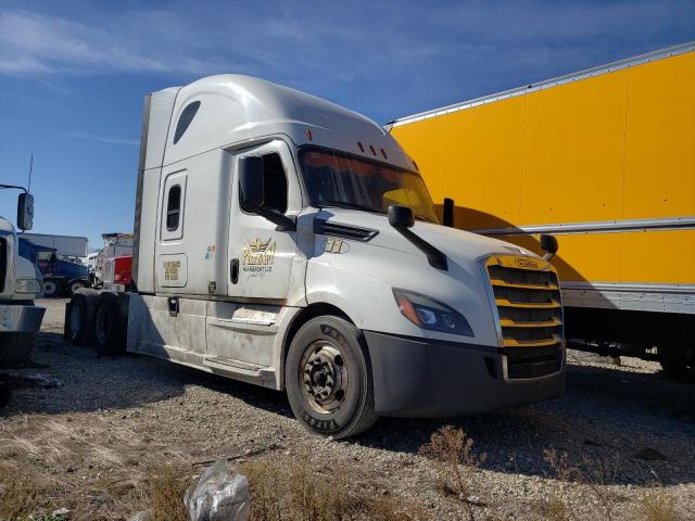  Salvage Freightliner Cascadia 1