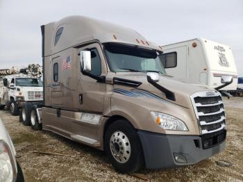  Salvage Freightliner Cascadia 1