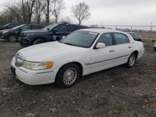  Salvage Lincoln Towncar