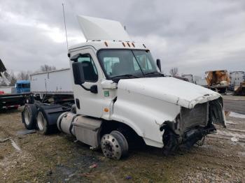  Salvage Freightliner Cascadia 1