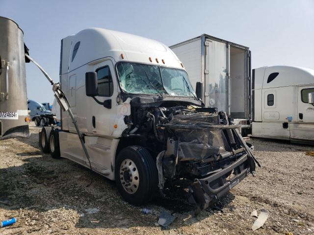  Salvage Freightliner Cascadia 1