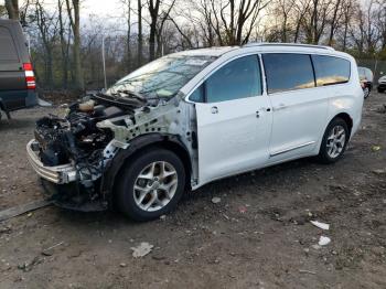  Salvage Chrysler Pacifica