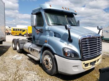  Salvage Freightliner Cascadia 1