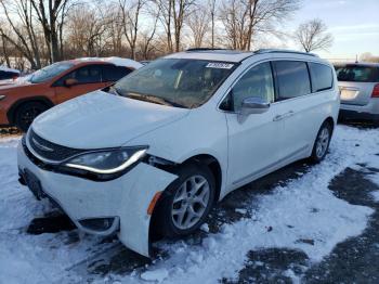  Salvage Chrysler Pacifica