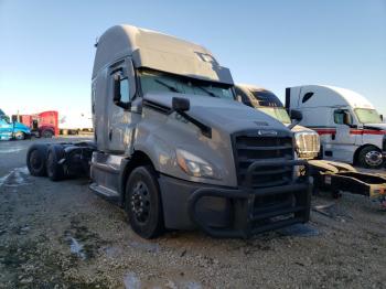  Salvage Freightliner Cascadia 1