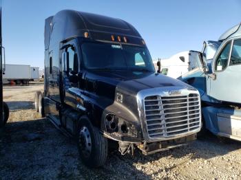  Salvage Freightliner Cascadia 1