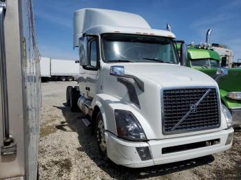  Salvage Volvo Vnl