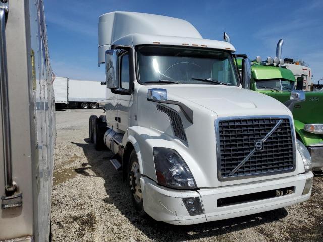  Salvage Volvo Vnl
