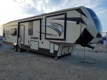  Salvage Forr 5th Wheel
