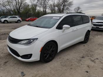  Salvage Chrysler Pacifica