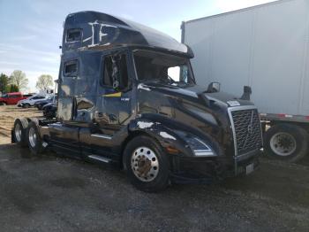 Salvage Volvo Vn