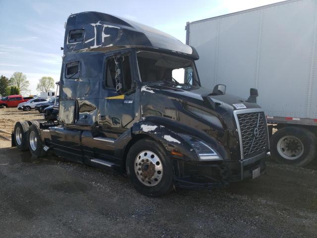  Salvage Volvo Vn