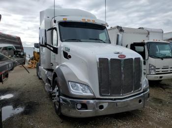  Salvage Peterbilt 579