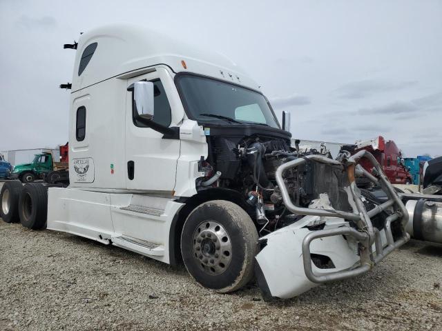  Salvage Freightliner Cascadia 1