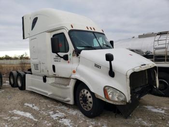  Salvage Freightliner Cascadia 1