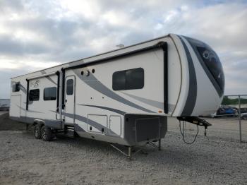  Salvage Forr 5th Wheel