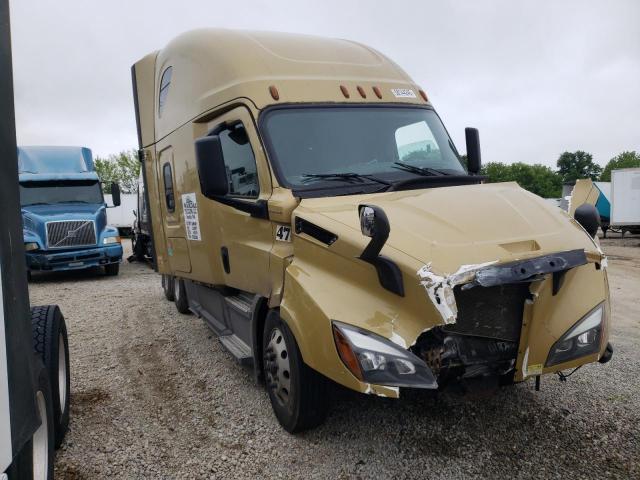  Salvage Freightliner Cascadia 1