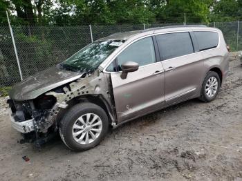  Salvage Chrysler Pacifica