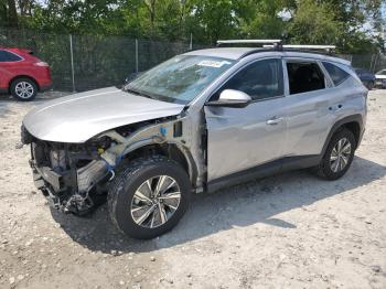 Salvage Hyundai TUCSON
