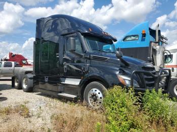  Salvage Freightliner Cascadia 1