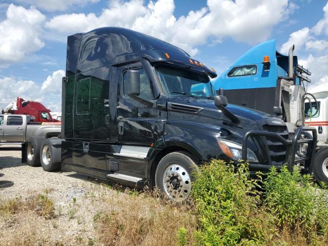  Salvage Freightliner Cascadia 1