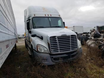  Salvage Freightliner Cascadia 1