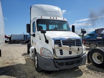  Salvage Freightliner Cascadia 1