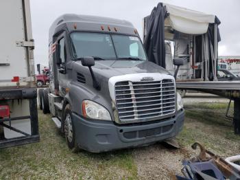  Salvage Freightliner Cascadia 1