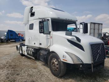 Salvage Volvo Vnl