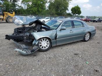  Salvage Lincoln Towncar