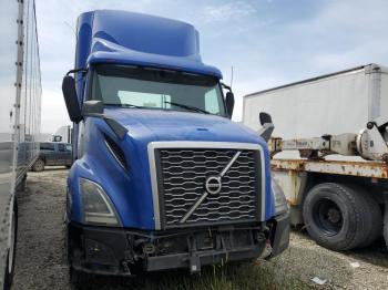  Salvage Volvo Vn