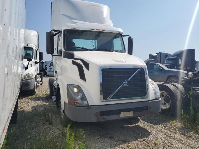  Salvage Volvo Vn