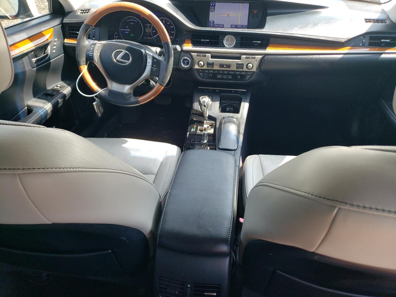 Lexus Es 300h Image 5