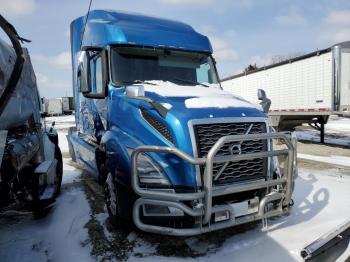  Salvage Volvo Vn