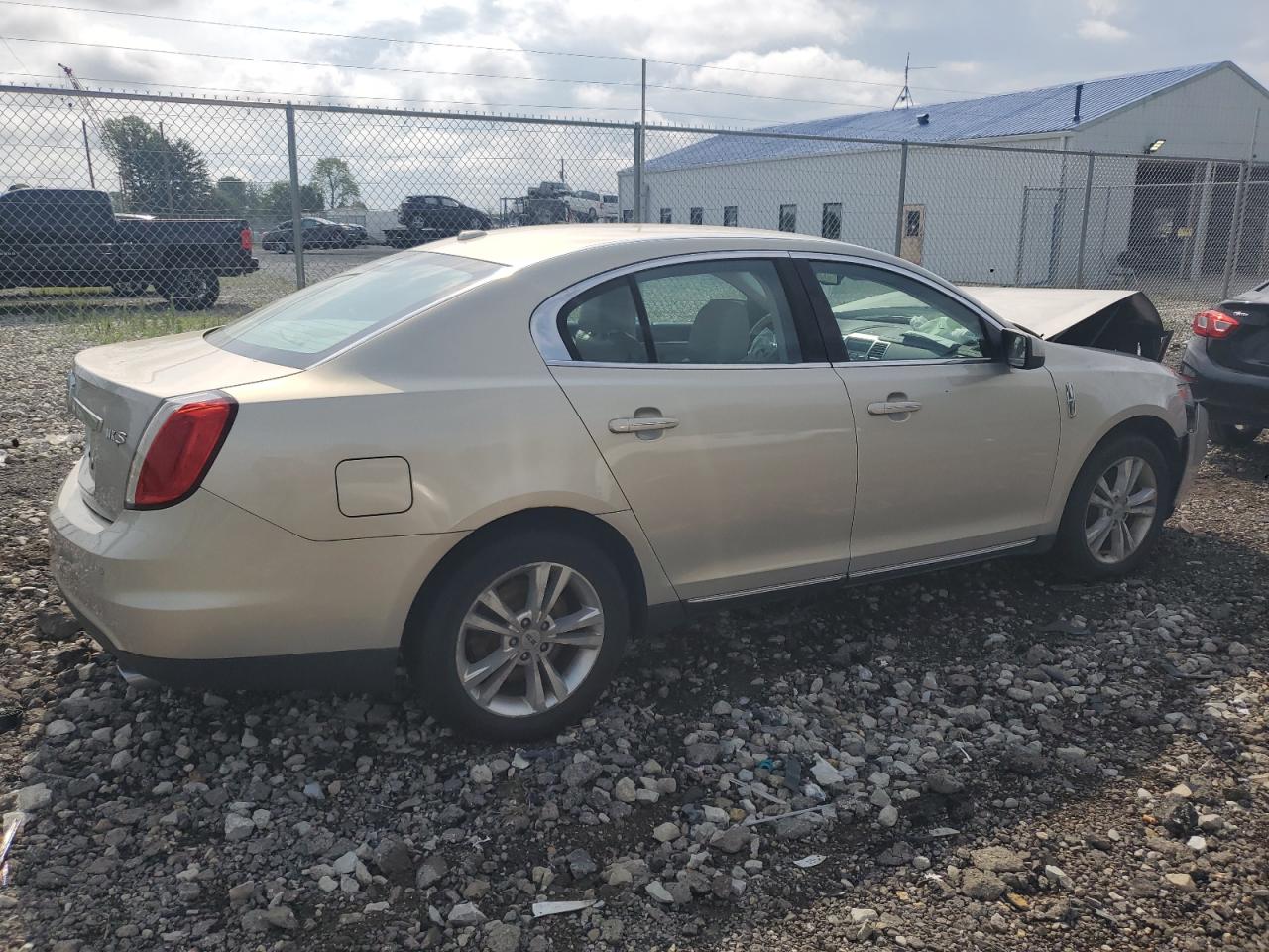 Lincoln MKS Image 12