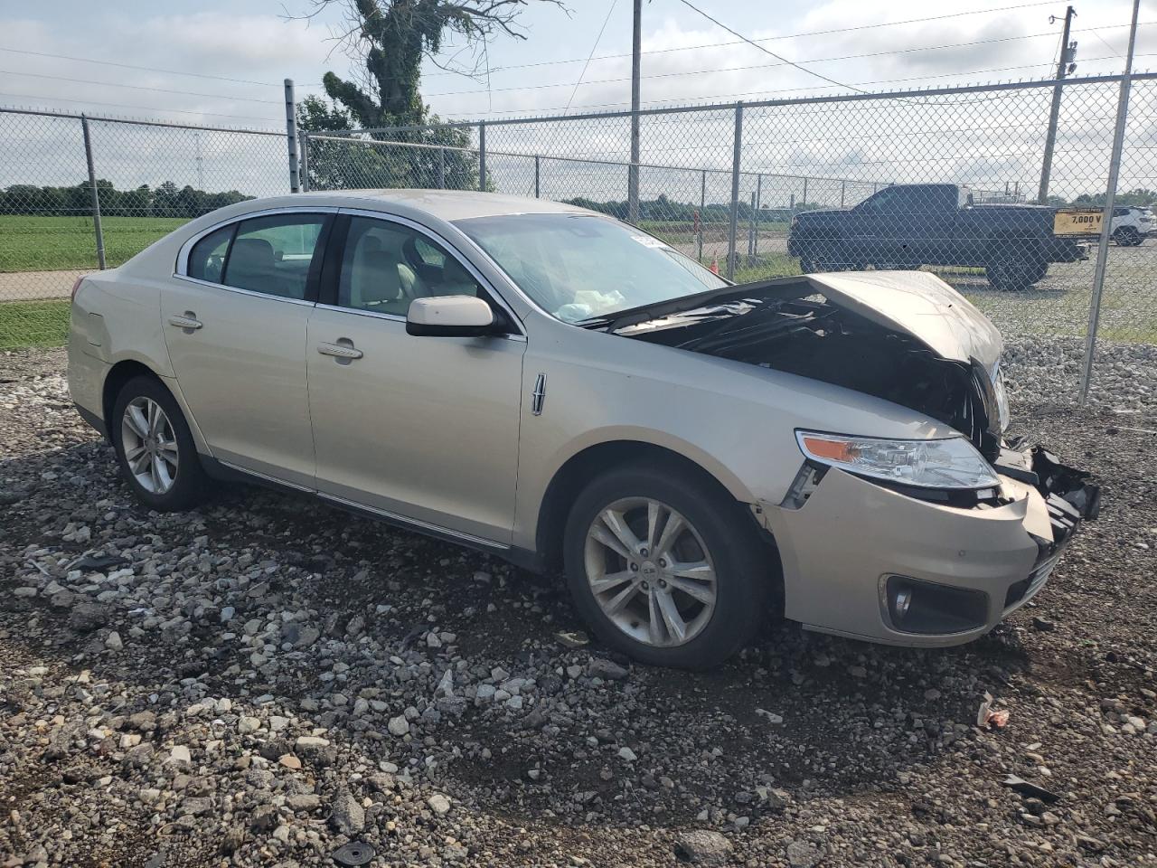 Lincoln MKS Image 10