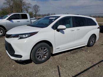 Salvage Toyota Sienna