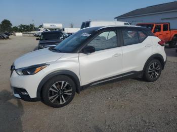  Salvage Nissan Kicks