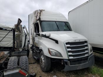  Salvage Freightliner Cascadia 1