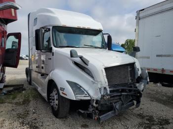  Salvage Volvo Vn