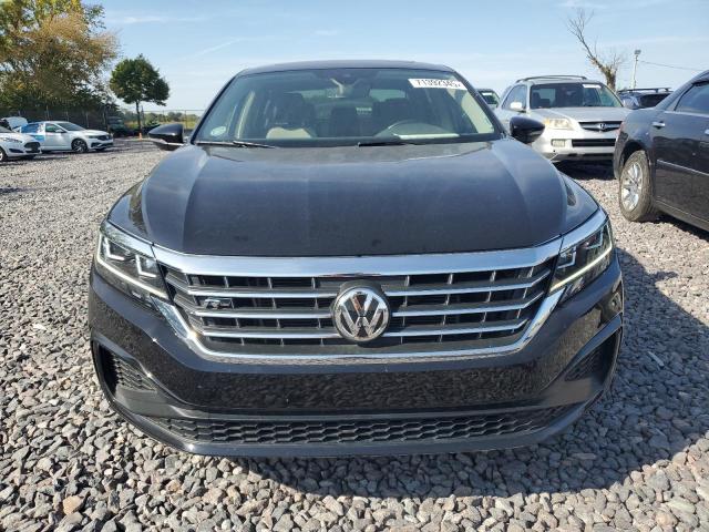 Volkswagen Passat R-line Image 8