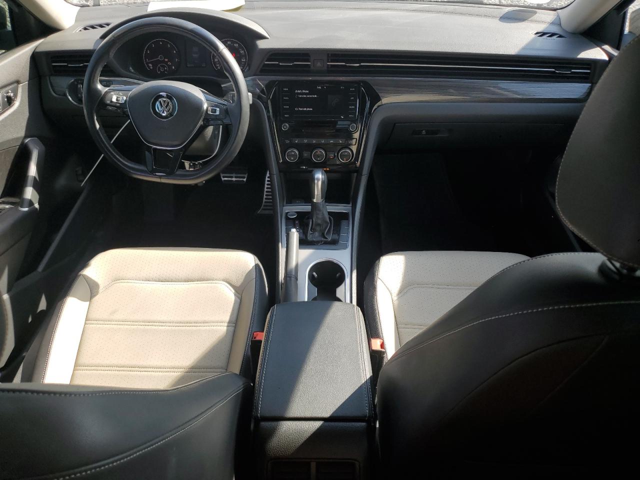 Volkswagen Passat R-line Image 4