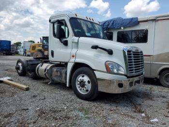  Salvage Freightliner Cascadia 1