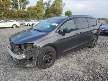  Salvage Chrysler Pacifica