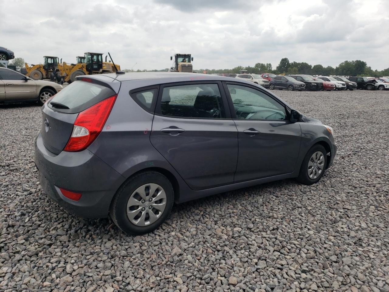 Hyundai ACCENT Se Image 12