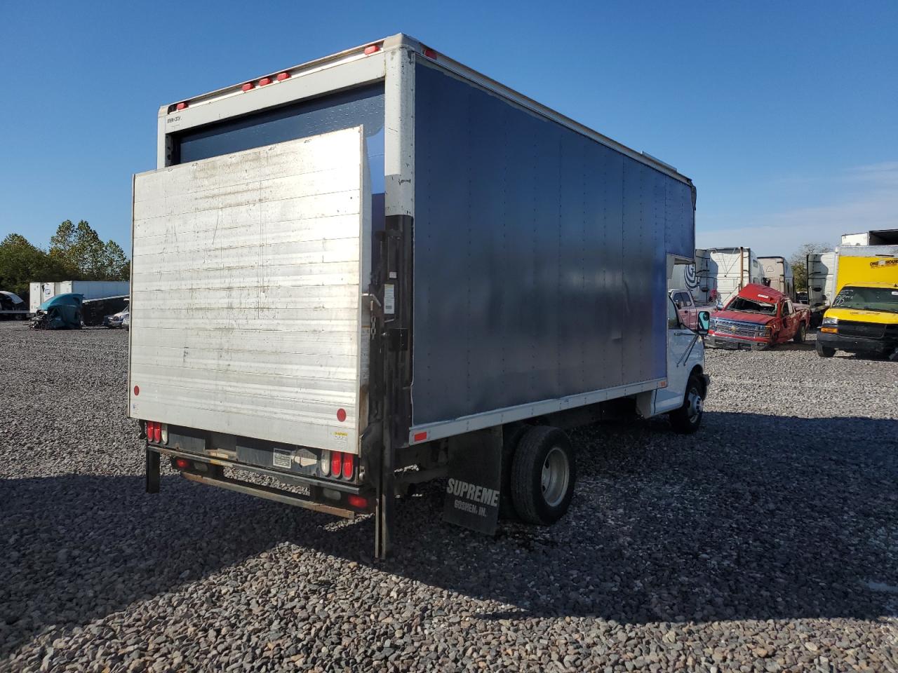 Chev Express Image 10