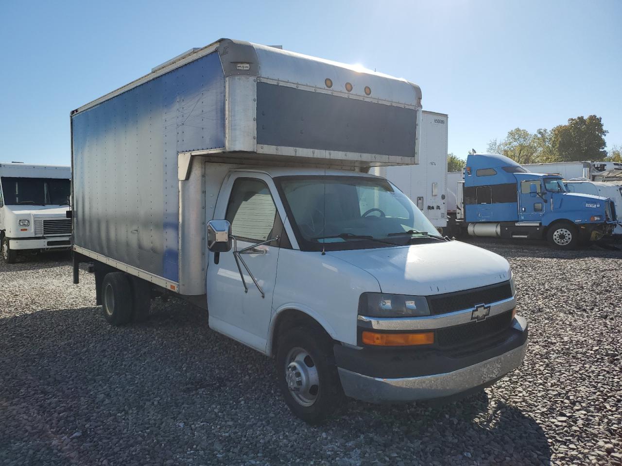 Chev Express Image 8