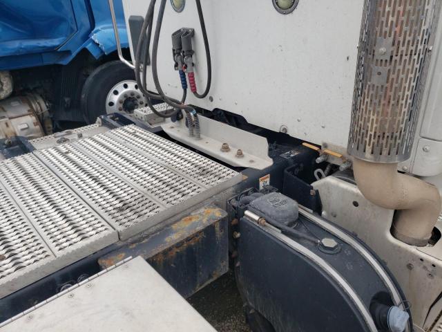 Peterbilt 579 Image 9